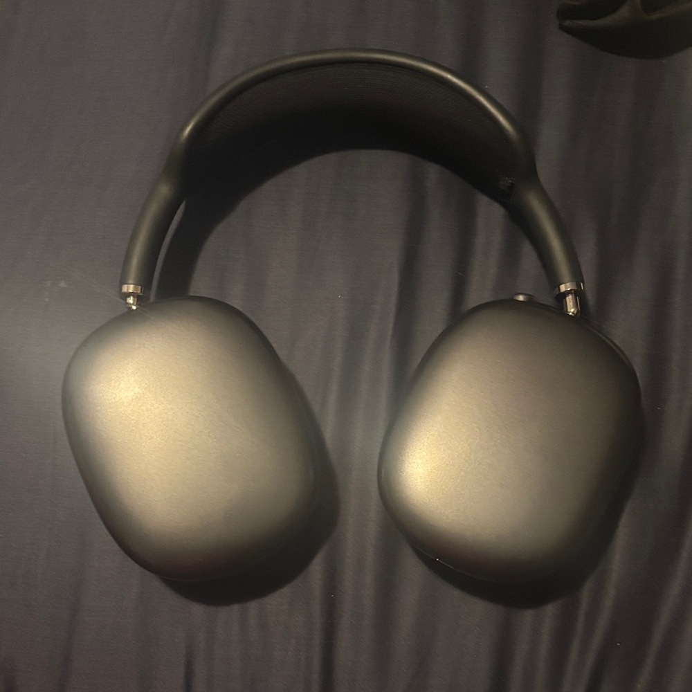AirPod Pro Max